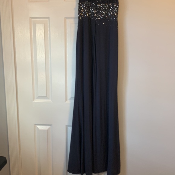JS Boutique gray evening gown size 4 - Picture 4 of 4